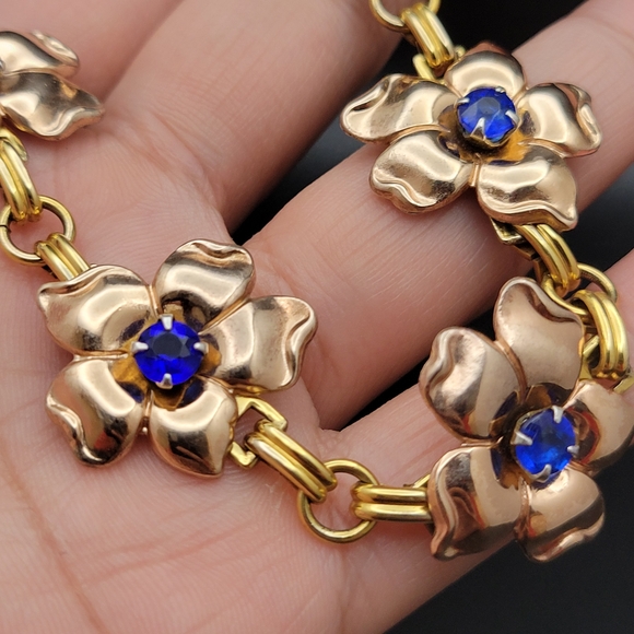 Mid Century Vintage Floral Gold Filled Bracelet with Blue Vibrant Rhinestones 7" - Picture 13 of 16
